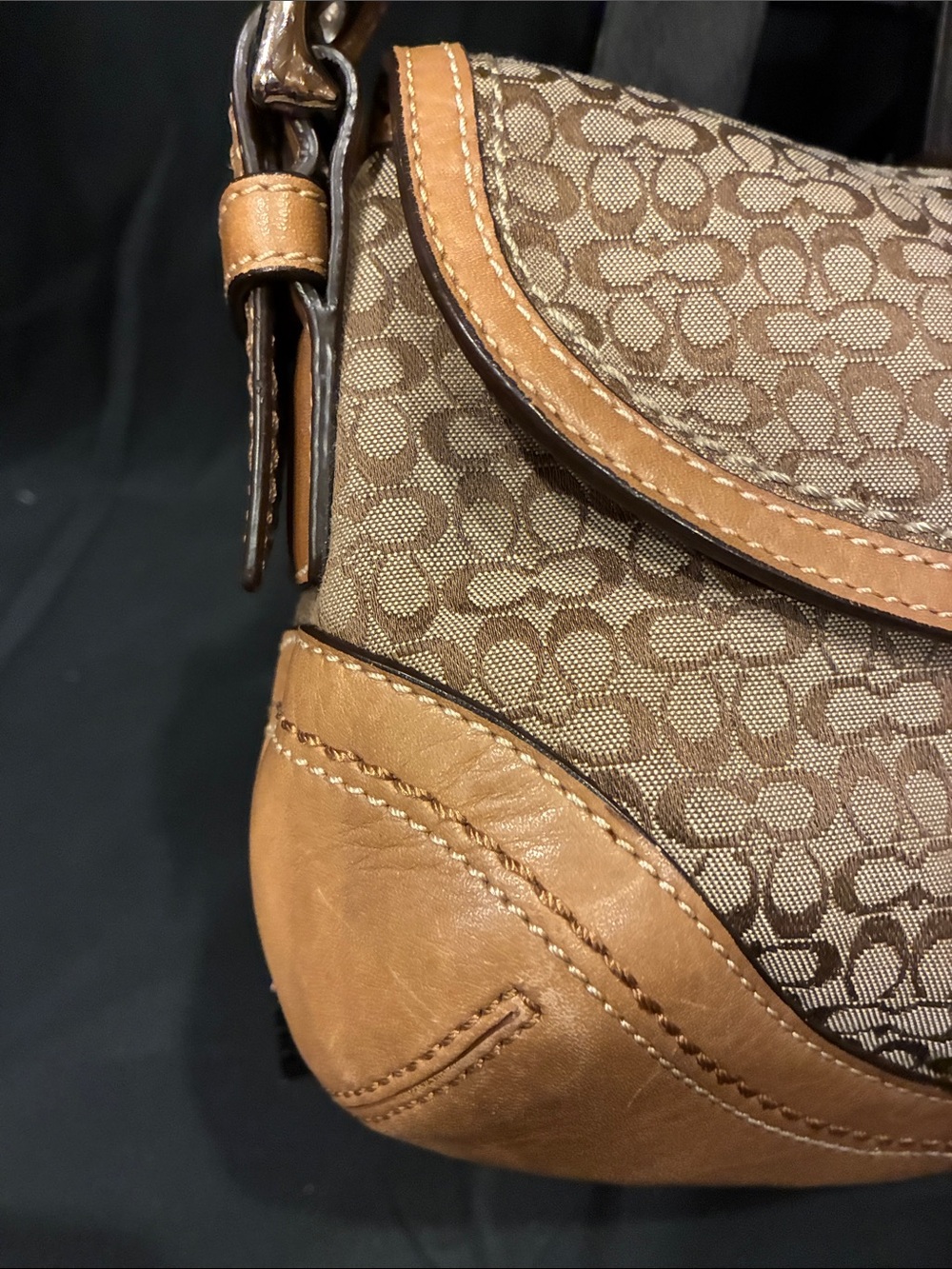Coach F10925 Y2K Soho Signature Flap Shoulder Bag - Beige & Silver (ABBA) - Picture 4 of 16